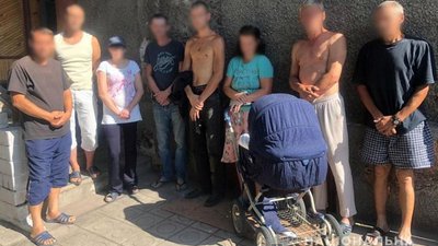 Поліцейські викрили табір, у якому людей утримували в трудовому рабстві (ФОТО)