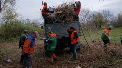 У Львові помили сміттєві баки