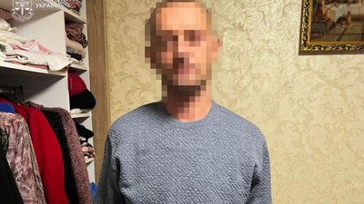 У Львові чоловік вчинив розбійний напад з іграшковим пістолетом