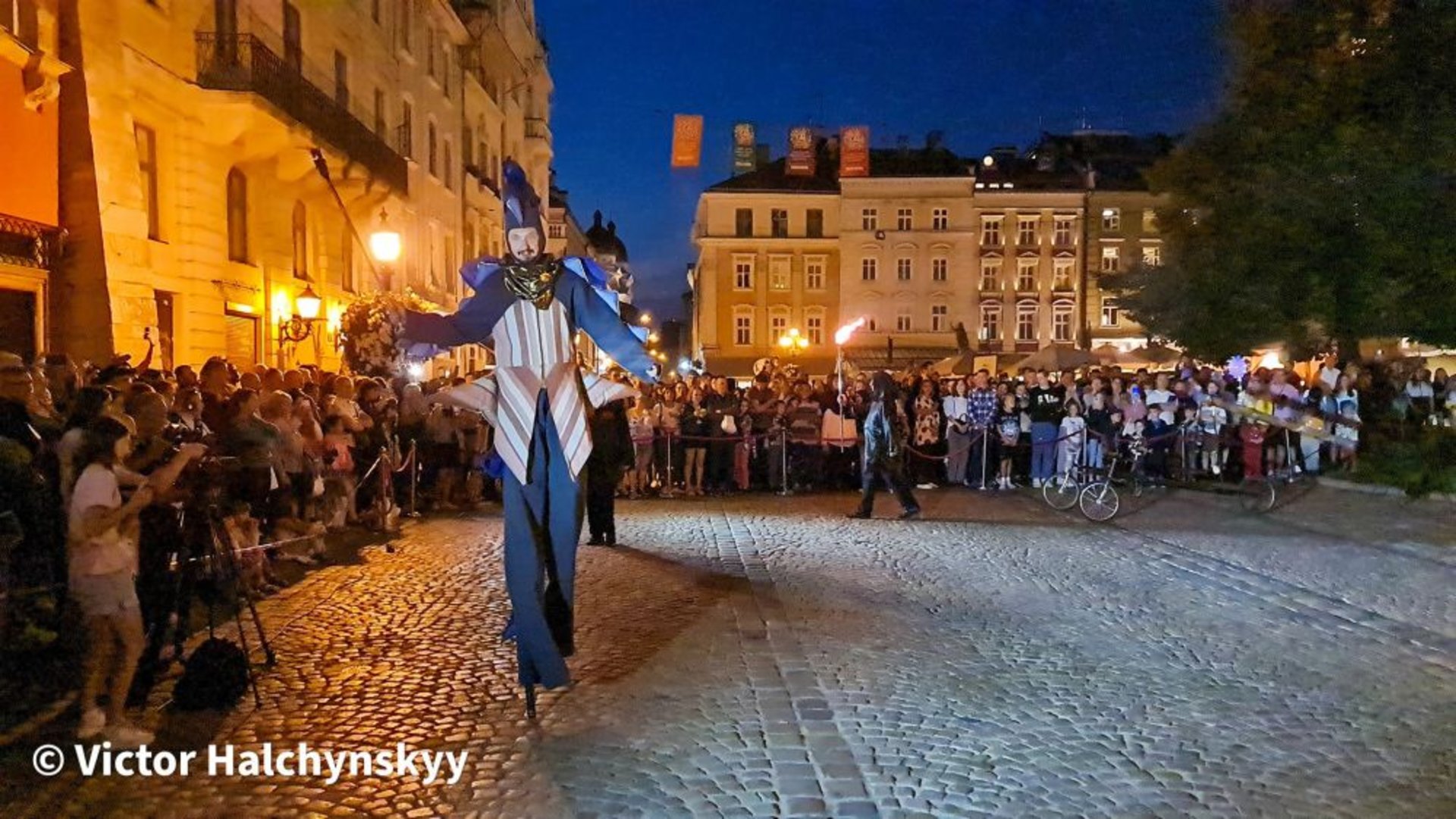 За першу добу фестивалю «Ніч у Львові» захід відвідало близько 2000 людей
