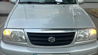 У Львові автомобіль заважає спати мешканцям спального району 