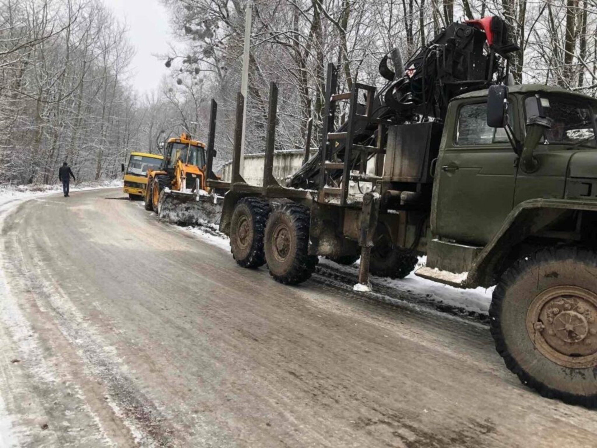 На Львівщині маршрутка злетіла з траси, фото Мій Новояворівськ
