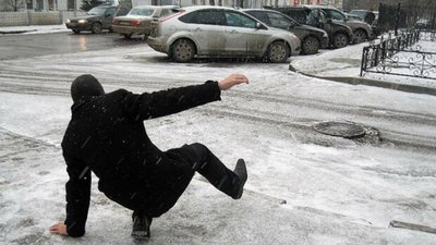 Львівська міська рада заявила, що на боротьбу з кригою відрядила сотні двірників (ФОТО)