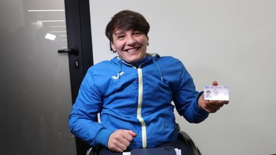 У Автошколі для осіб з інвалідністю Львівської області посвідчення водія отримала українська парачемпіонка з фехтування