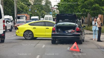 В Івано-Франківську гарний автомобіль потрапив у аварію (ФОТО)