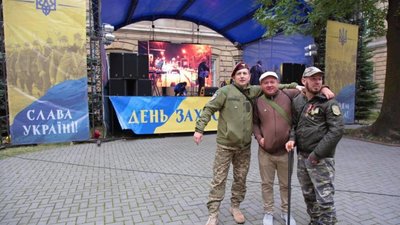 У дворику Львівської ОДА відбулась вже традиційна зустріч побратимів (ФОТО)