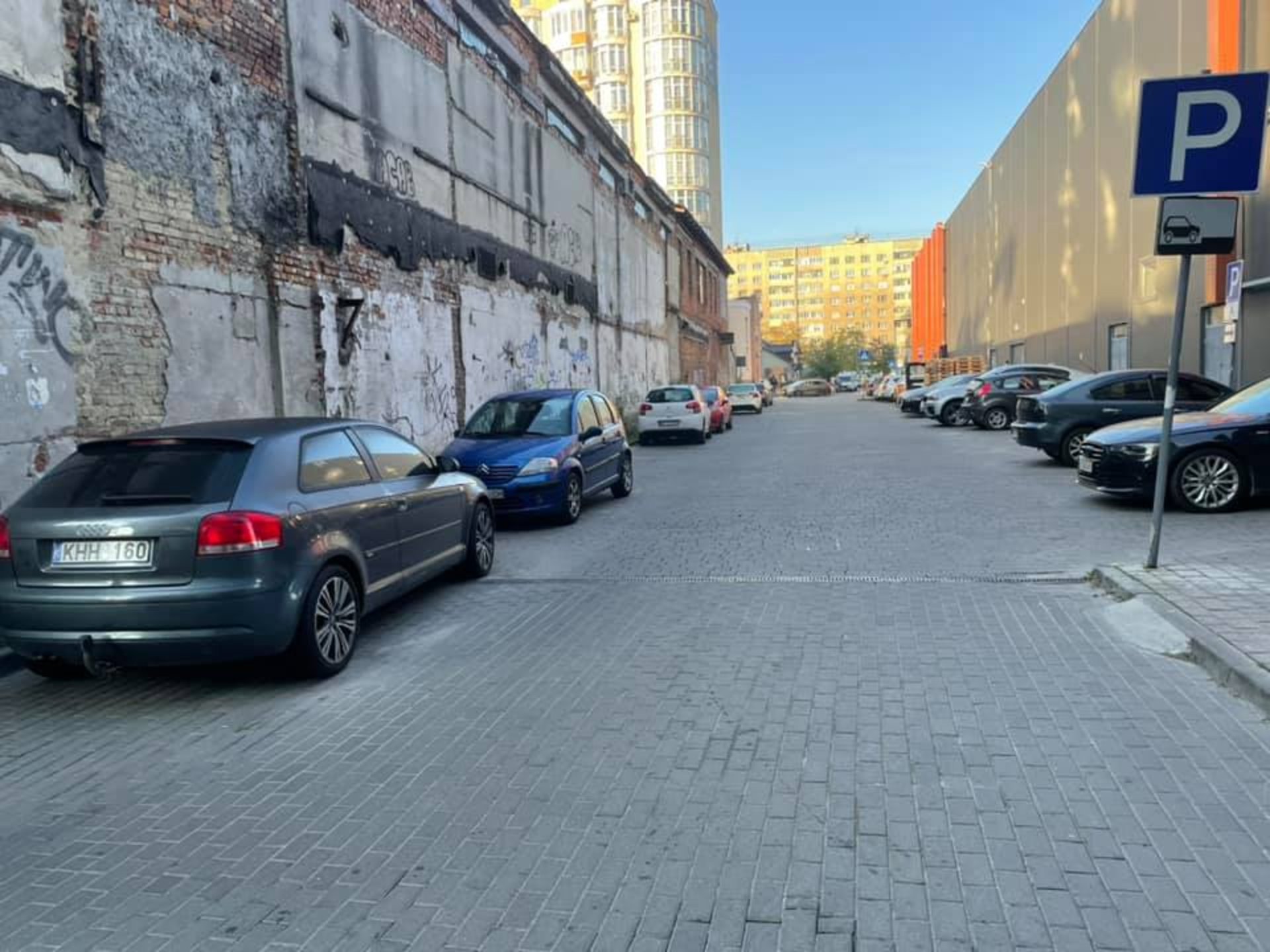 У Львові на ще одній вулиці встановлять улюблені стовпчики урбаністів, фото Ігор Зінкевич