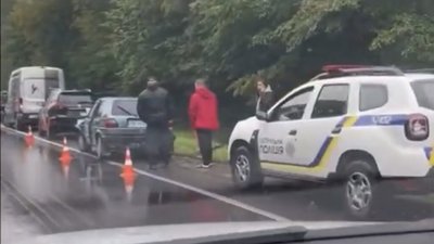 На трасі зі Стрия до Львова не розминулись автомобілі (ВІДЕО)