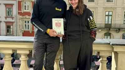 Керівник Форуму видавців лягла під Садового