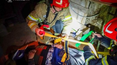 У Львові рятувальники допомогли дідусю
