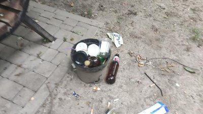 У Львові засмітили парк (ФОТО)