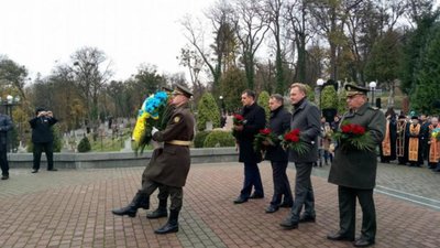 На Личаківському кладовищі помолилися за душі полеглих Героїв