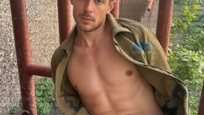 У Львові показали фото чоловіка, який стріляв у себе вдома