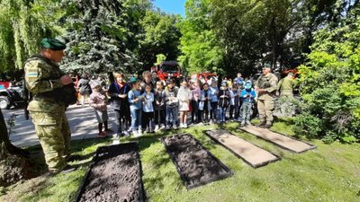 У Львові правоохоронці та надзвичайники розповіли дітям про особливості роботи (ВІДЕО)