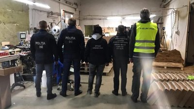 У Польщі виявили фабрику з виготовлення сигарет