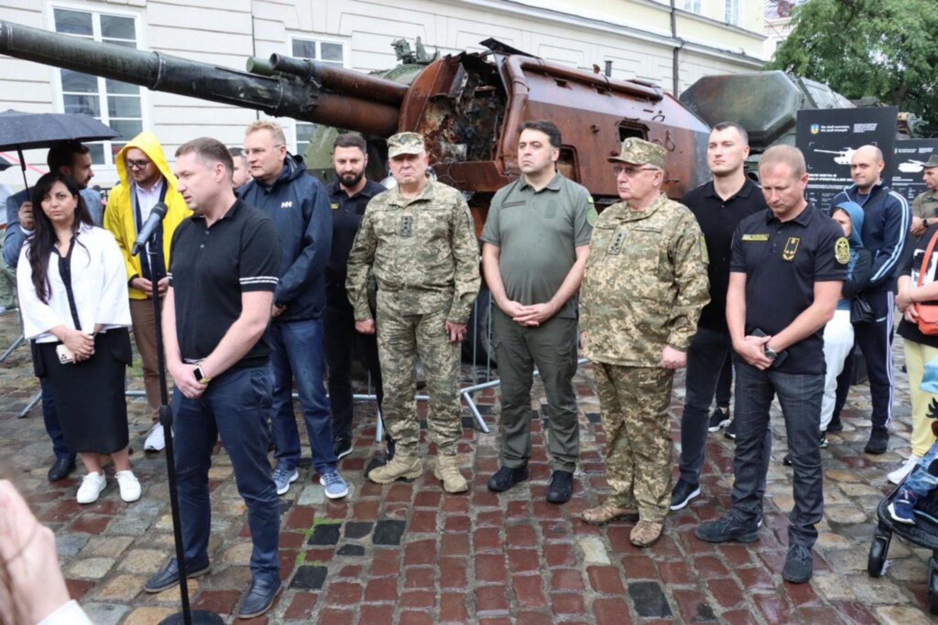 У центрі Львова відкрили виставку російської військової техніки, фото Павла Ткачука