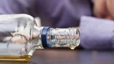 Литва з нового року забороняє вживати алкоголь молоді до 20 років