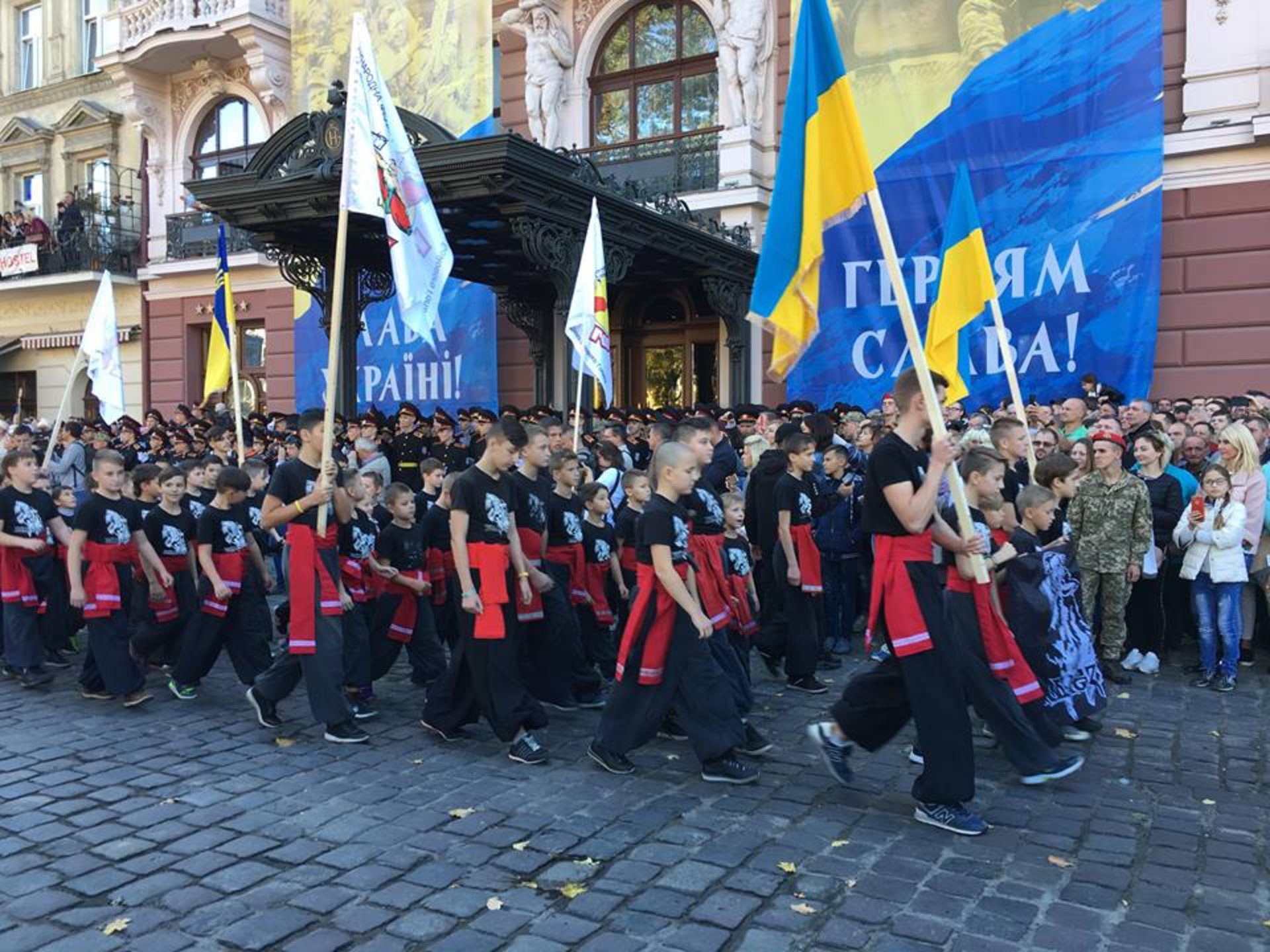 Вулицями Львова пройшов масштабний Марш захисників України. Фото прес-служба ЛОДА