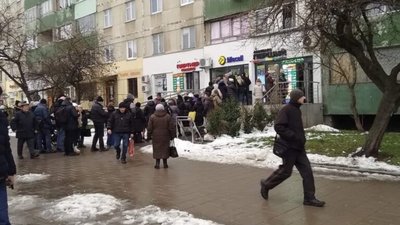 У Львові вишикувались черги за стартовими пакетами
