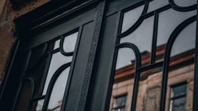 У Львові відновили металеву браму на Тарнавського