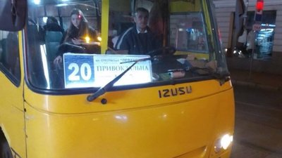 У Львові водії маршруток вимагають гроші з пасажирів