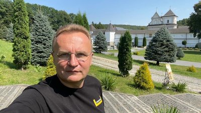 Дружина подарувала Садовому гречаний хліб