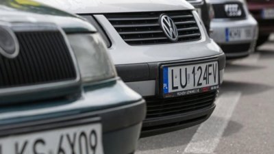 Українцям обіцяють  доступне розмитнення для "євроблях"