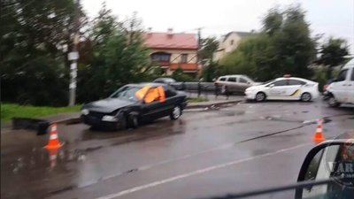 У Зимній Воді не розминулись автомобілі (ФОТО)