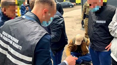 Муніципали Садового підробляли приватною охороною об'єктів
