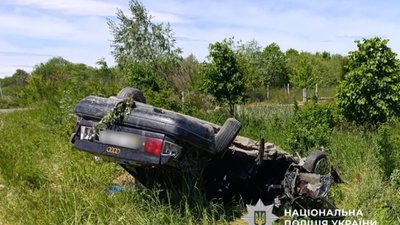 У Самборі перекинувся автомобіль (ФОТО, ВІДЕО)