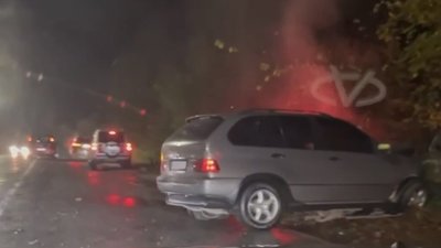 Біля Львова у лісі не розминулись кілька автомобілів (ВІДЕО)