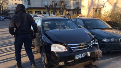 У Львові викладача впіймали п’яним за кермом (ФОТО, ВІДЕО)