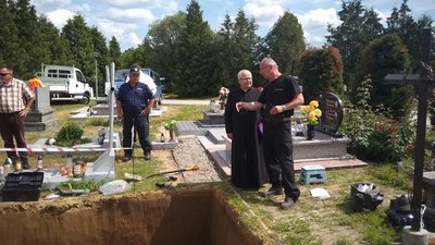 Шеремета про поховання в Грушовичах: За попередніми висновками групи українських експертів серед 18 поховань є щонайменше 3 поховання воїнів УПА