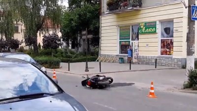 В центрі Золочева сталася ДТП (ВІДЕО)