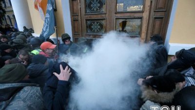 У сутичках під Жовтневим палацом постраждали 32 правоохоронці
