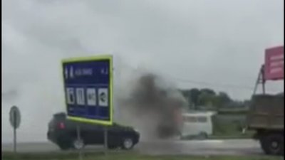У Львові горів автомобіль (ВІДЕО)