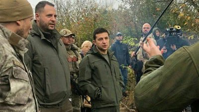 Вчителі, з якими фотографувався Зеленський, брали участь у російських мітингах у 2014 році, - волонтер