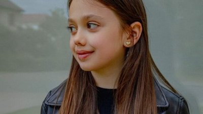 8-річна дівчинка-рекордсменка Кіра Касинець презентувала власний фільм до 55-річчя Кузьми Скрябіна
