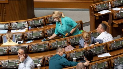 Зеленський лікується у "Феофанії": подробиці щодо спалаху COVID-19 у Раді та Офісі президента