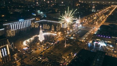 Вкрав 5,4 млн грн: у Дніпрі викрили посадовця, який незаконно заробляв на новорічних прикрасах для міста