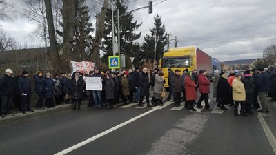 На Львівщині люди протестують з вимогою збереження місцевої лікарні
