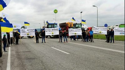 Дзеркальна відповідь: Українські аграрії заблокують в'їзд польських вантажівок на територію України