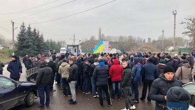 Контрабандистам на кордоні з Польщею дали час до 16 години