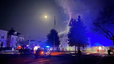 На Львівщині горить дах в будівлі Кам‘янка-Бузької міської ради, - ДСНС
