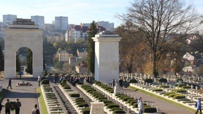 «Війна пам’ятників» у Львові