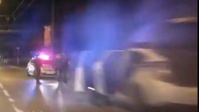 У Львові на ходу загорівся автомобіль поліції (ВІДЕО)