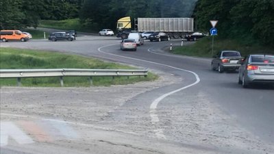 У Львові на об’їзній не розминулись автомобілі (ФОТО)