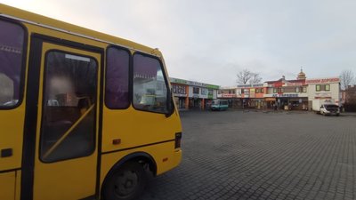 На Львівщині у маршрутки впускають усіх пасажирів (ФОТО)
