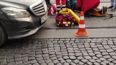 У Львові автомобіль збив жінку з дітьми (ФОТО)