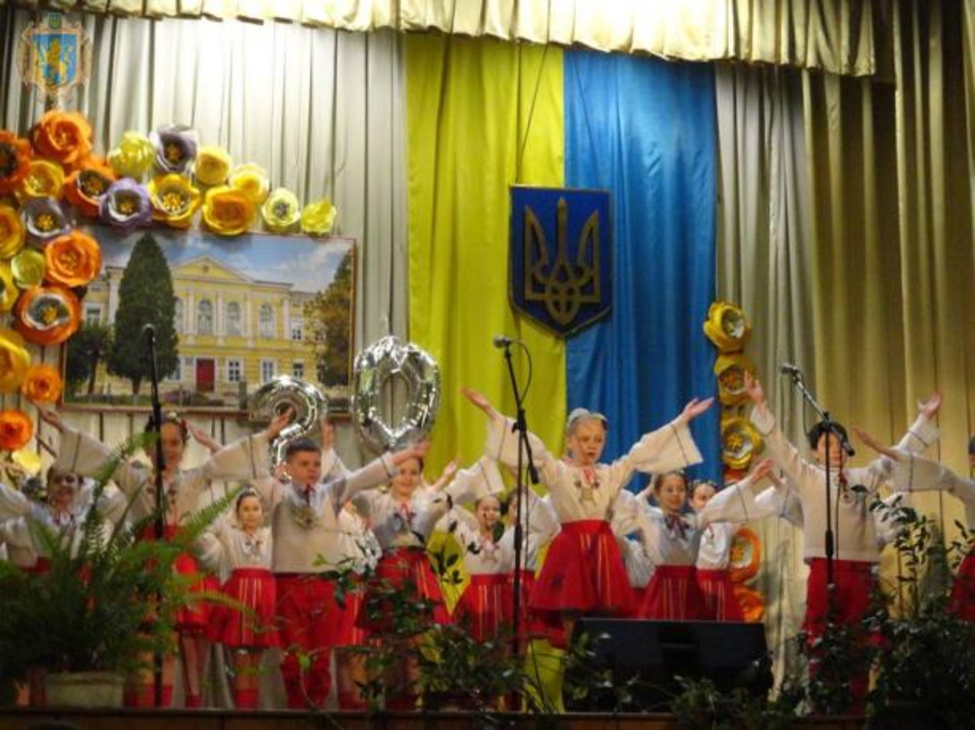 Самбірська гімназія відзначає 20-тиріччя після відновлення